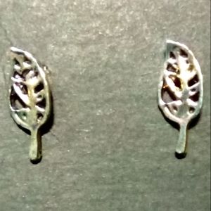 Leaf earrings